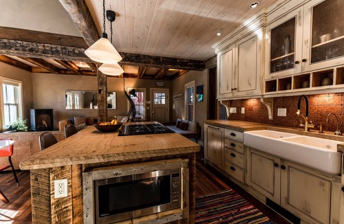 Crested Butte House | The Top Rated Home in Crested Butte! Best Location, Hot Tub & Steam Shower!