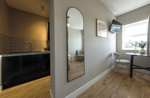 Bradley Stoke Apartment | The Willow Studios - Flat 1
