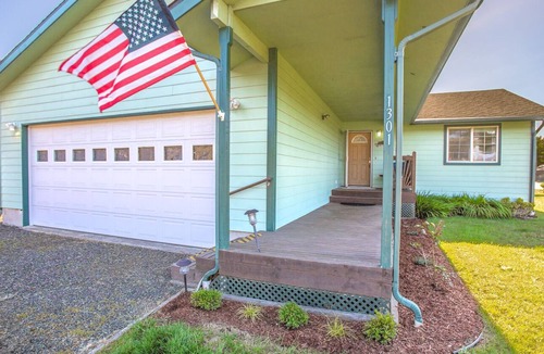 Westport Cottage | This home is your perfect Washington Coast getaway