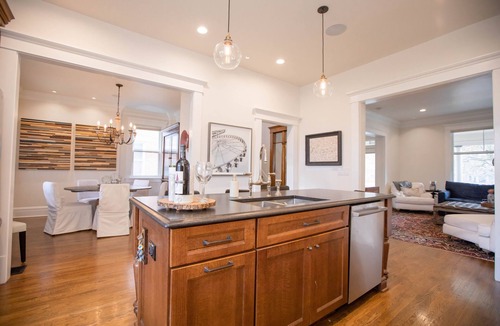 Victorian Village House | This house is a 2 bedroom(s), 2.5 bathrooms, located in Columbus, OH.