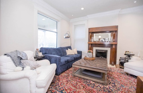 Victorian Village House | This house is a 2 bedroom(s), 2.5 bathrooms, located in Columbus, OH.