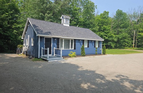 Albany House | This is our Cozy Blue Ribbon Ranch! Hope you enjoy your stay. You will LOVE it.