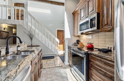 Vail House | Timber Falls 4BR Penthouse Retreat with Views