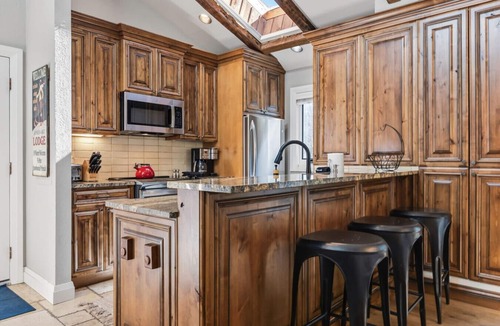 Vail Condo | Timber Falls 4BR Penthouse Retreat with Views
