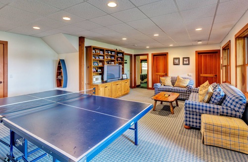 Sunapee House | Timber Frame Sunapee Lakefront, Sandy Beach, Minutes to Mt. Sunapee Skiing