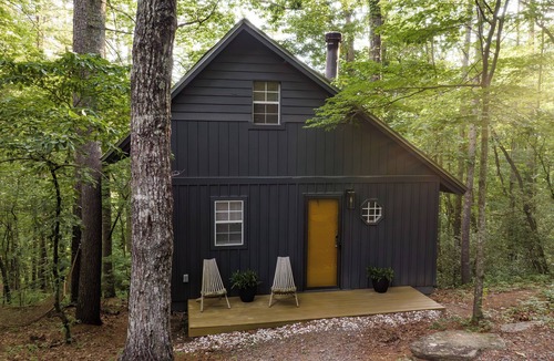 Wiley Cabin | Tiny Cabin - Perfect Mountain Getaway - Clayton GA