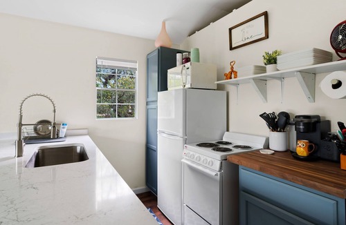 Kyle Cottage | Tiny Cottage - Hill Country