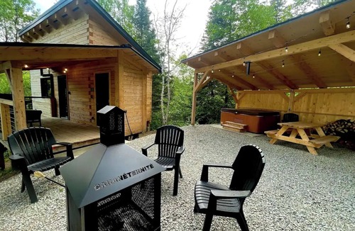 Riviere Eternite Cabin | Tiny home in Rivière-Éternité, Canada