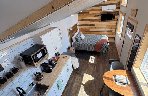 Bear Creek Cabin | Tiny House w/Forest Deck - Spruce Woods Acre