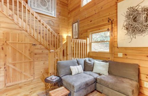 Mineral Bluff House | 'Toccoa Waterfront Hideaway:' Hot Tub & Fire Pit!