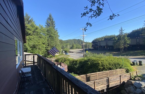 Ketchikan House | Top floor unit conveniently located in downtown Ketchikan! [Ask for Rental Car]