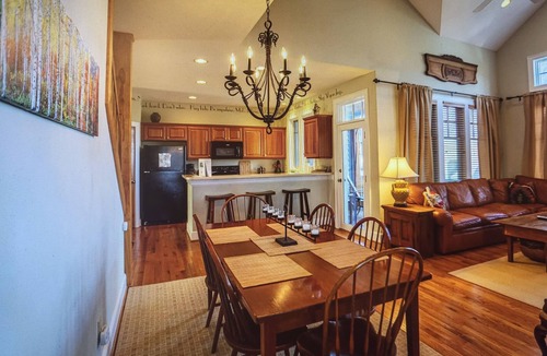 Banner Elk House | Townhome Echota Available 10/22 Sleeps 8 HotTub Pool BooneBlowingRockBannerElk