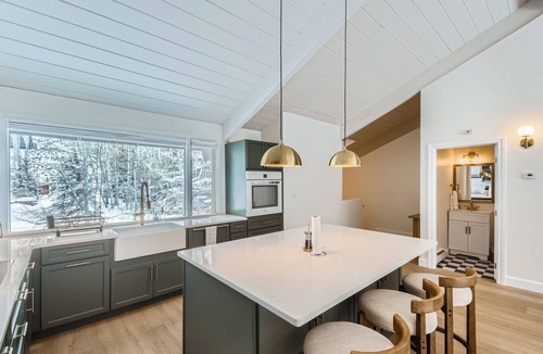 Eagle-Vail House | Townhouse with private hot tub in Eagle Vail