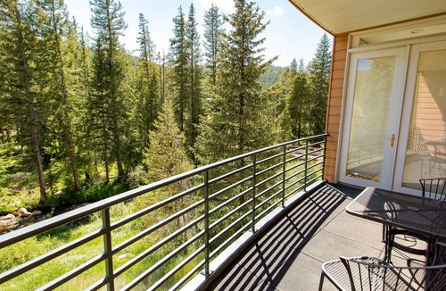 Old Town Condo | Trademark Condo Short Walk to Shuttle by RedAwning