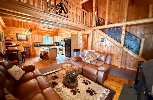Rockwood House | Trails End|Brassua Lake with Canoes & Garage