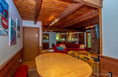 Birch Hill House | Trailside off West Side!