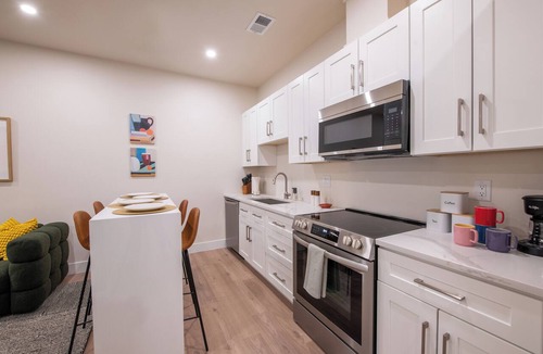 Berkeley Apartment | Trendy Tennyson Flat