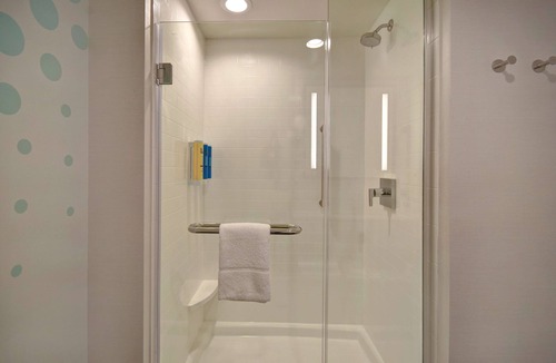 Concord Hotel | Tru by Hilton Concord