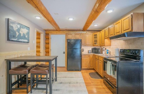 College House | Tucked Away Timber Lower Suite