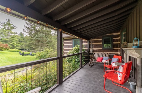 Blowing Rock Cabin | Tucked Away - updated cabin 1/3 mile from Blue Ridge Parkway