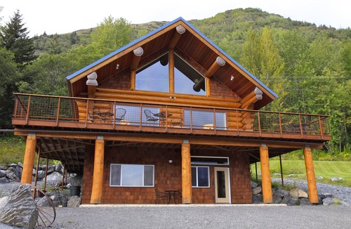 Indian Ski Chalet | Turnagain View Lodge & Wedding Venue