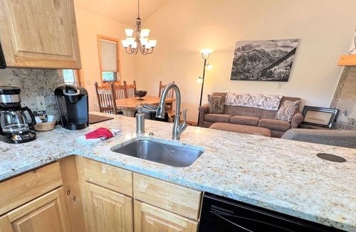 Breckenridge Ski Chalet | Twin Elk Mount Cameron Condo Ski-In Hot Tub Walk to Town
