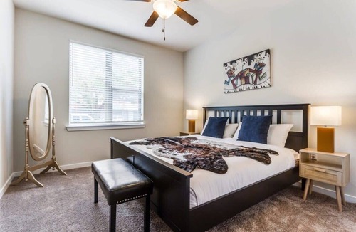 West Congress Apartment | TWO Stylish SoCo CozySuites w/ 2 Pools!