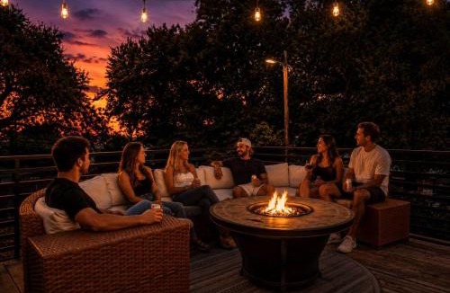 Blackshear-Prospect Hill House | Ultimate ATX Group Stay | Rooftop + Putting Green