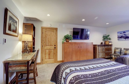 Copper Mountain Hotel | Ultimate Ski in/out Location at Copper! CM337H