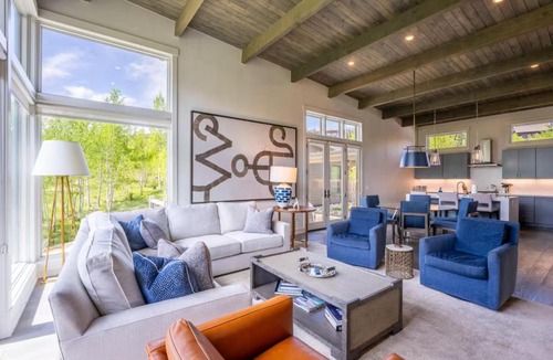 Silverthorne House | Ultra Luxury Retreat - Private Hot Tub, Firepits