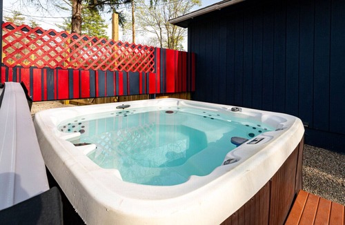 Conway House | Unique space? Hot tub? King bed? Games Room?