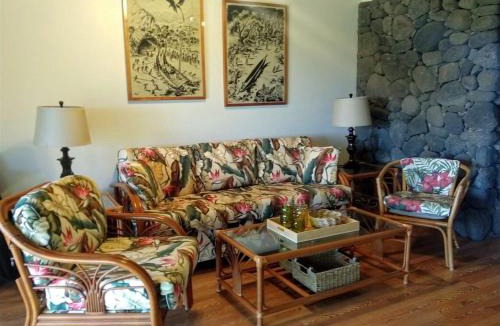 Punaluu House | Unit 17 Large 1 Bed 1 Bath Condo Ocean Views