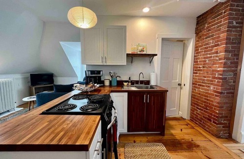 Portland Apartment | Unit 3- The Inn on Shore (duplicate)