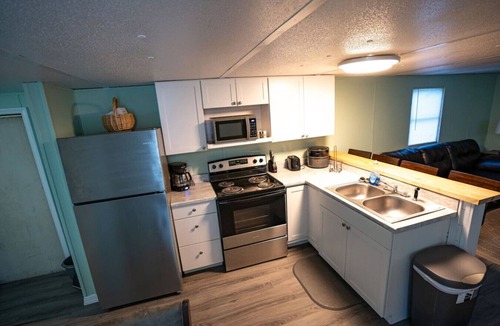 Newtown House | Unit B – Trailside ATV Stay w/Firepit, Sleeps 10