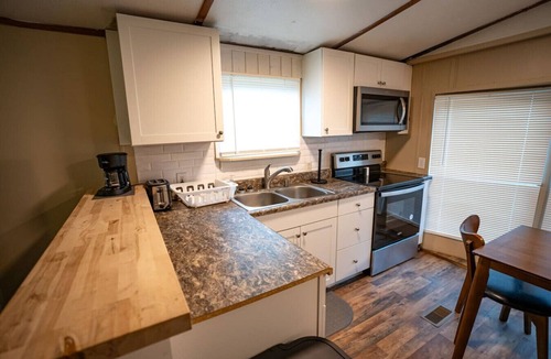 Newtown House | Unit C – Trailside ATV Stay w/Firepit, Sleeps 8