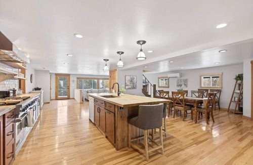 Gilford House | Updated 4BR, Game Room/Bar, Private, Near Gunstock