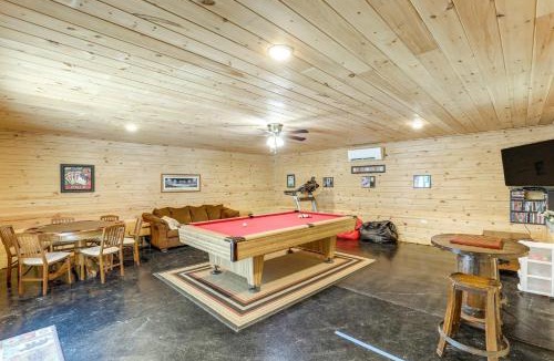 Frank House | Updated Cabin By Linville Falls: Deck & Game Room!