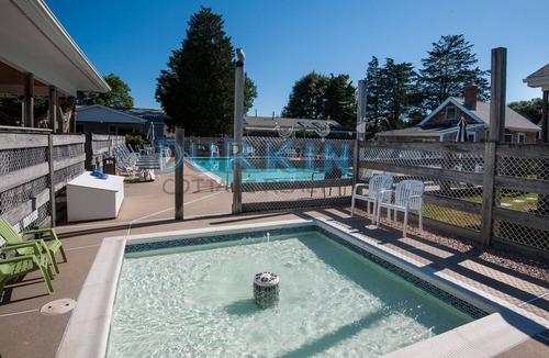 Narragansett House | Updated Cottage, Pool Access, Close to Beach, Playground