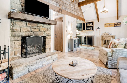 Beech Mountain Ski Chalet | Updated home with large deck, fireplace, washer/dryer, pool, & hot tub,
