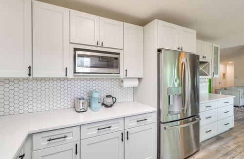 Manchaca House | Updated MCM Hill Country Charmer 14 Mi to Dtwn ATX
