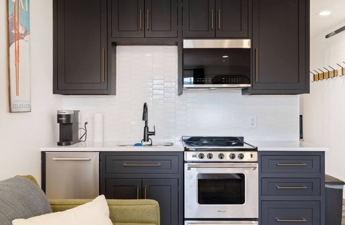 Frisco Condo | Updated Studio Condo near Main Street! Garage Parking!