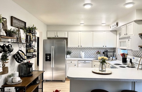Tudor Area Apartment | Upper Grape, Midtown Home 2bed&1bath