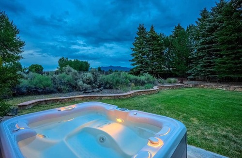 El Prado House | Upscale Adobe home, 2 acres, 20 min to Taos Ski Valley, Mtn Views, Bird Watching