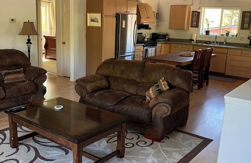Huffman - O' Malley House | Upstairs get-a-way in quiet South Anchorage neighborhood