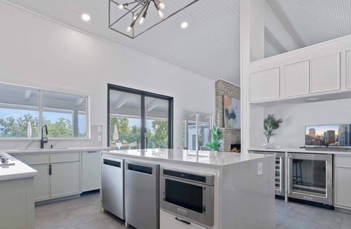 Pleasant Valley House | Upstay Modern Home Near Golf Course and Downtown