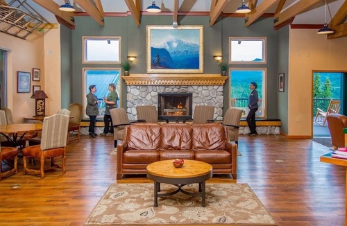 Denali Hotel | Denali Bluffs Hotel by Aspen Hotels