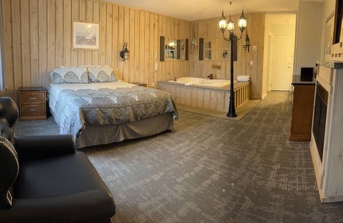 Brewer Hotel | Vacationland Inn & Suites