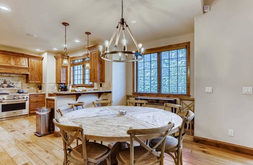 Intermountain House | Vail 5-Bedroom Luxury Residence with Hot Tub