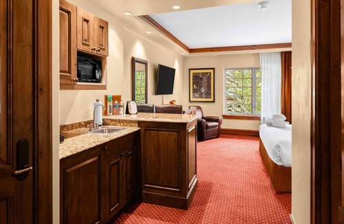 Vail Hotel | Vail Escape, Hot tub and Mountainside Fire Pits, Free Winter Ski Valet, Parking!