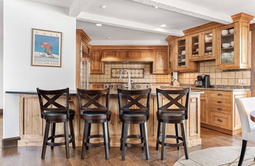 Vail House | Vail Luxury on Mountain Rental -Ski in/Ski out sleeps up to 16 people.
